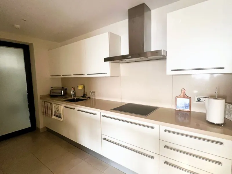 MAGNIFICENT GROUNDFLOOR APARTMENT  WITH PANORAMIC SEAVIEWS!