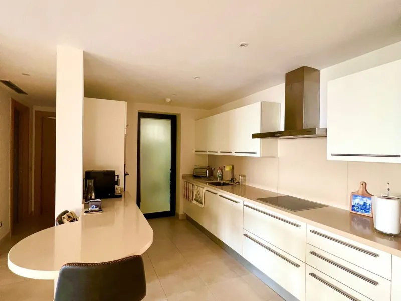 MAGNIFICENT GROUNDFLOOR APARTMENT  WITH PANORAMIC SEAVIEWS!