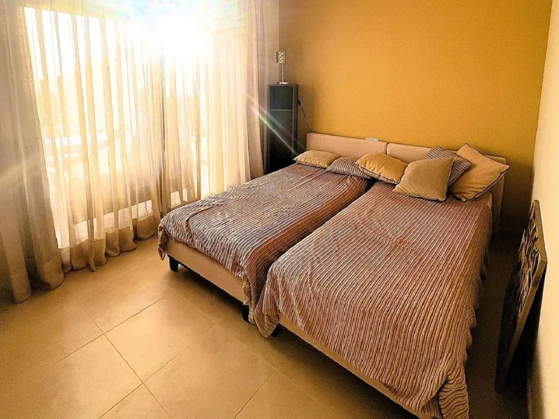MAGNIFICENT GROUNDFLOOR APARTMENT  WITH PANORAMIC SEAVIEWS!