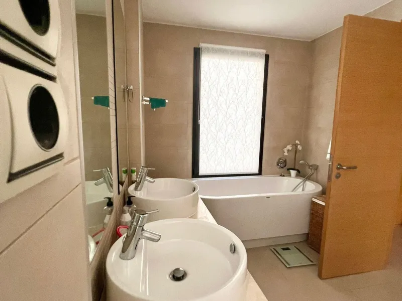 MAGNIFICENT GROUNDFLOOR APARTMENT  WITH PANORAMIC SEAVIEWS!