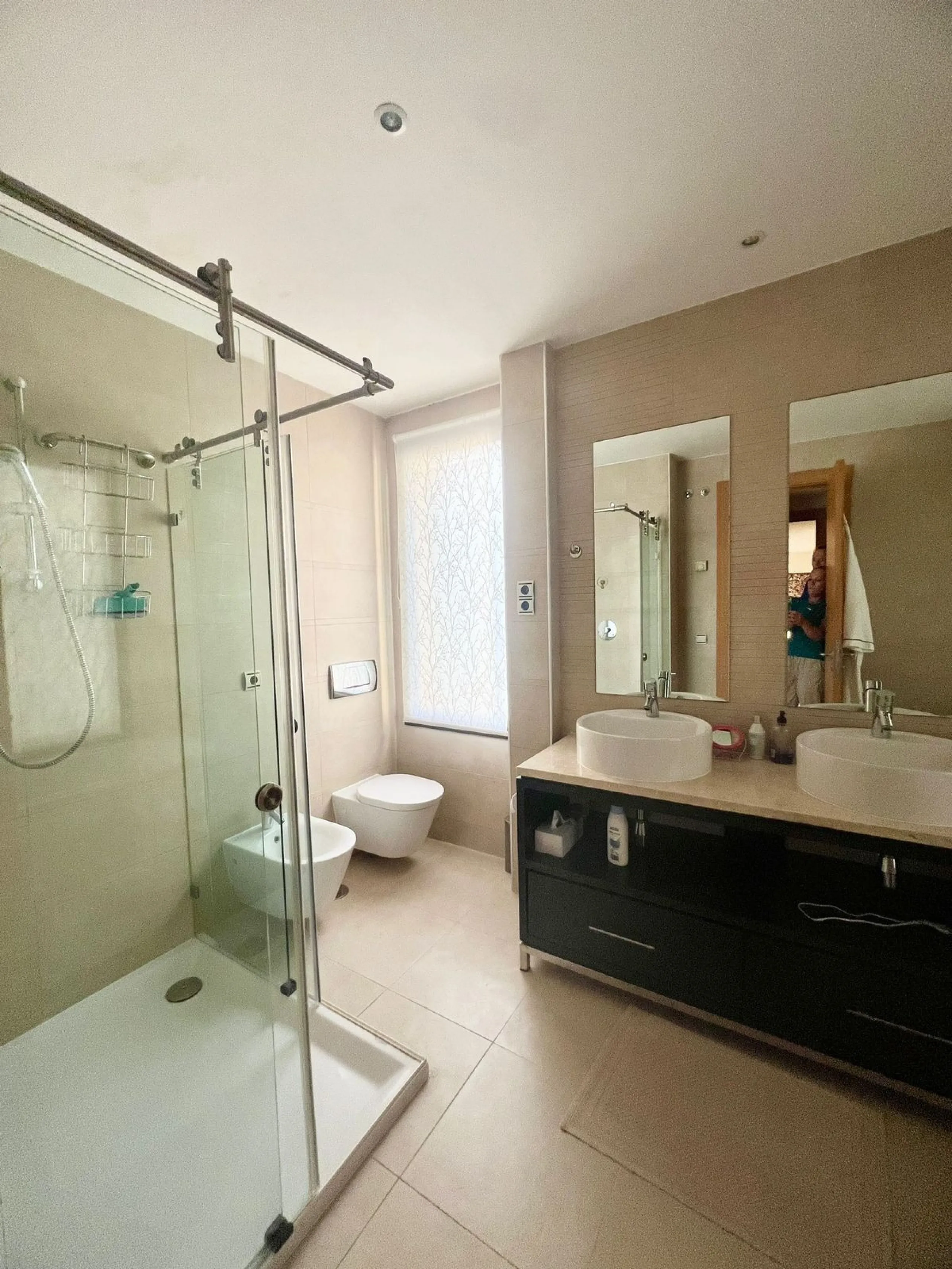 MAGNIFICENT GROUNDFLOOR APARTMENT  WITH PANORAMIC SEAVIEWS!