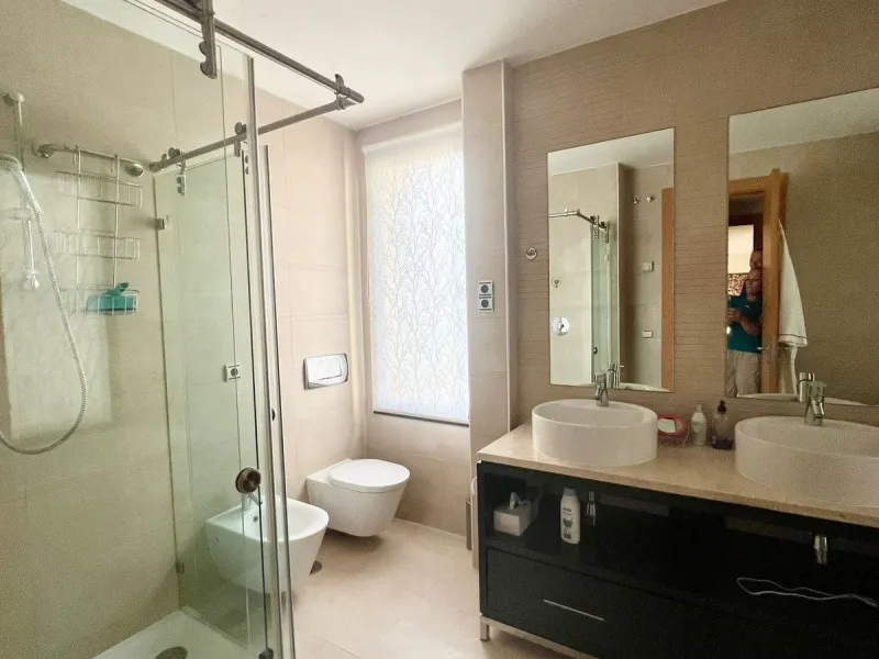 MAGNIFICENT GROUNDFLOOR APARTMENT  WITH PANORAMIC SEAVIEWS!