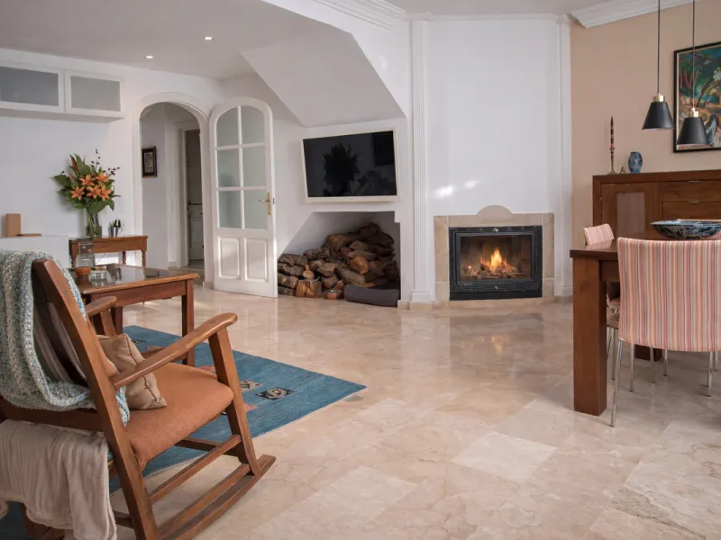 House - Semi-Detached House в продаже в Estepona, Málaga. В доме 4 спален и 3 ванных комнат. Площадь дома 200 м². Площадь участка 218 м²