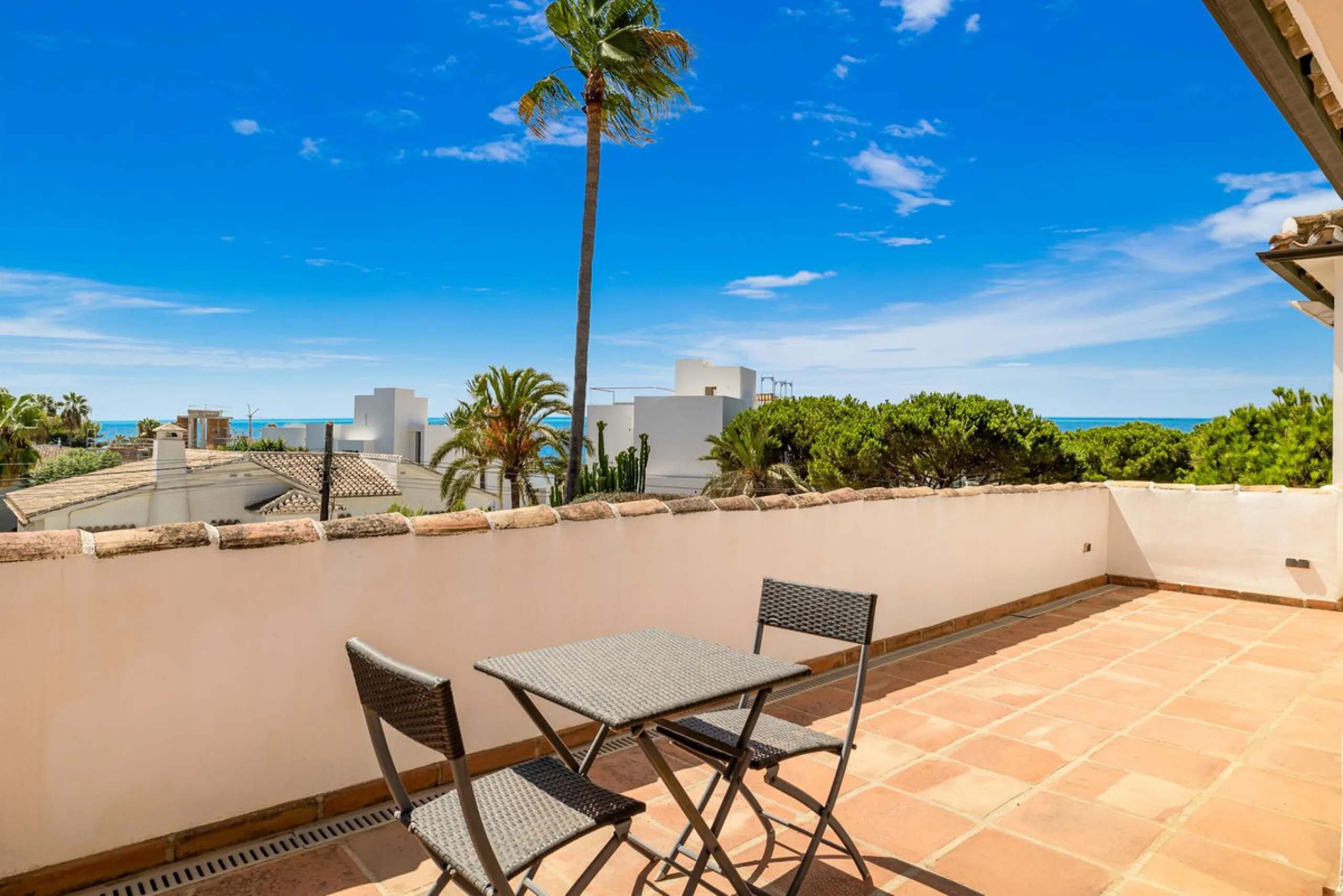 LOCATION LOCATION - BEACHSIDE VILLA MARBESA