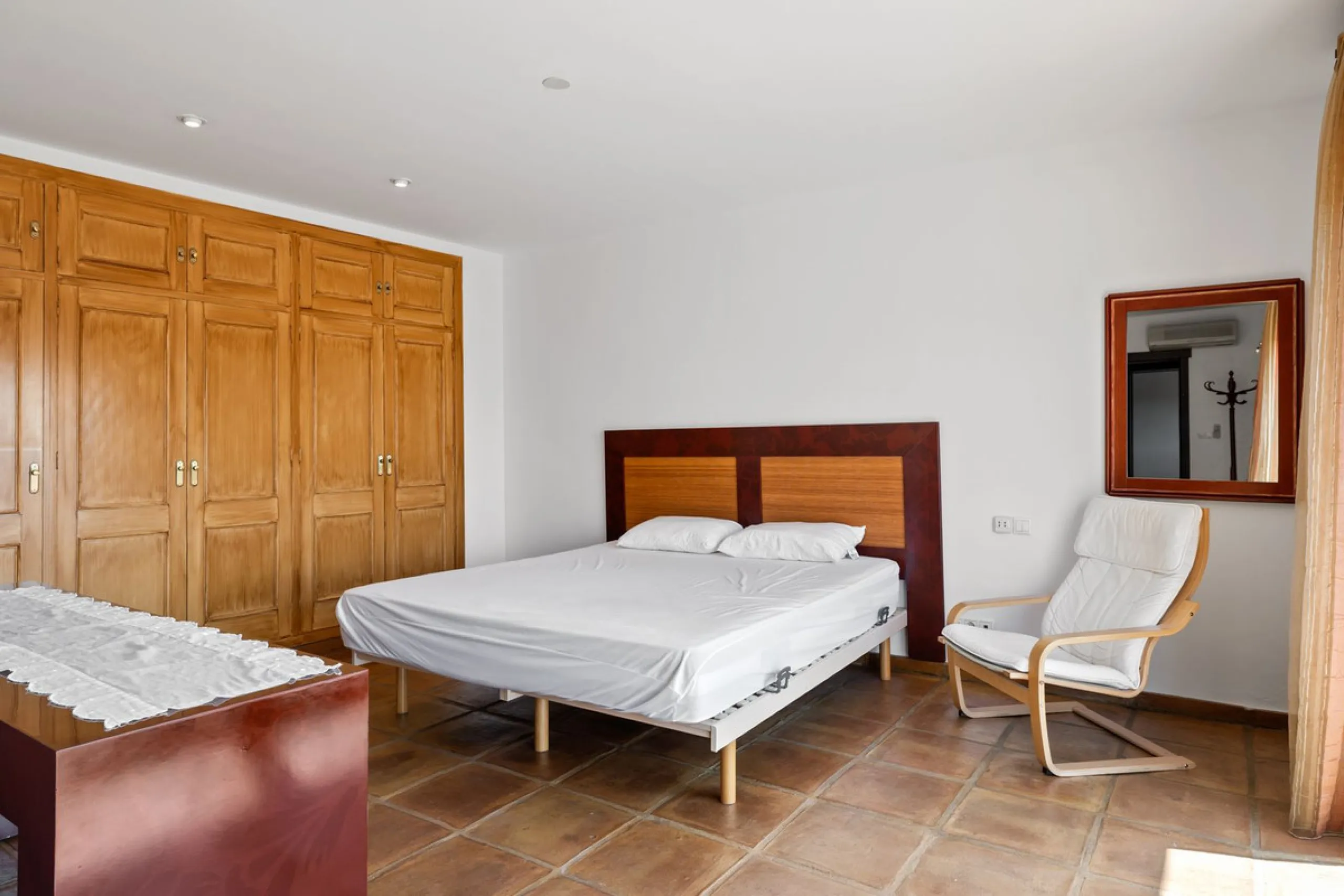 LOCATION LOCATION - BEACHSIDE VILLA MARBESA