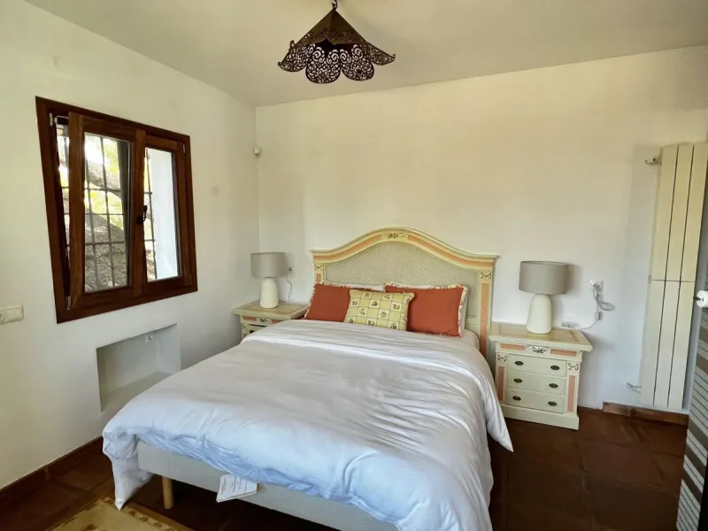 LOCATION LOCATION - BEACHSIDE VILLA MARBESA