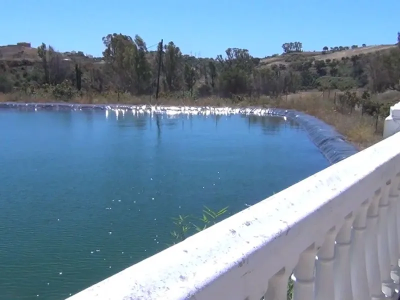 This amazing finca is located in Entrerrios, within the municipality of Mijas, covering approximately 320,000 square meters of rustic land. The property features three artificial lakes with ample water capacity for irrigation. A charming stream called El 