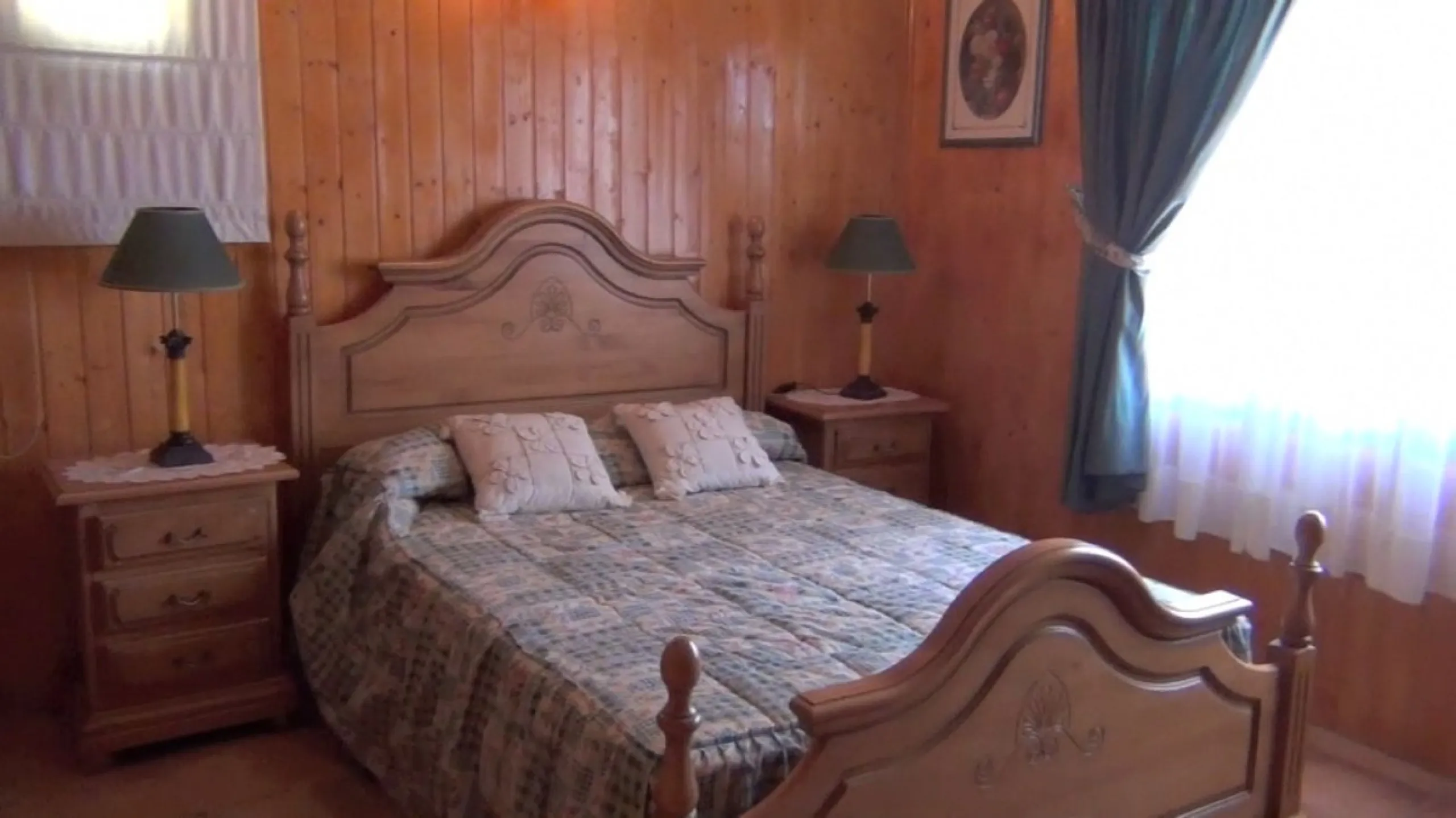 This amazing finca is located in Entrerrios, within the municipality of Mijas, covering approximately 320,000 square meters of rustic land. The property features three artificial lakes with ample water capacity for irrigation. A charming stream called El 