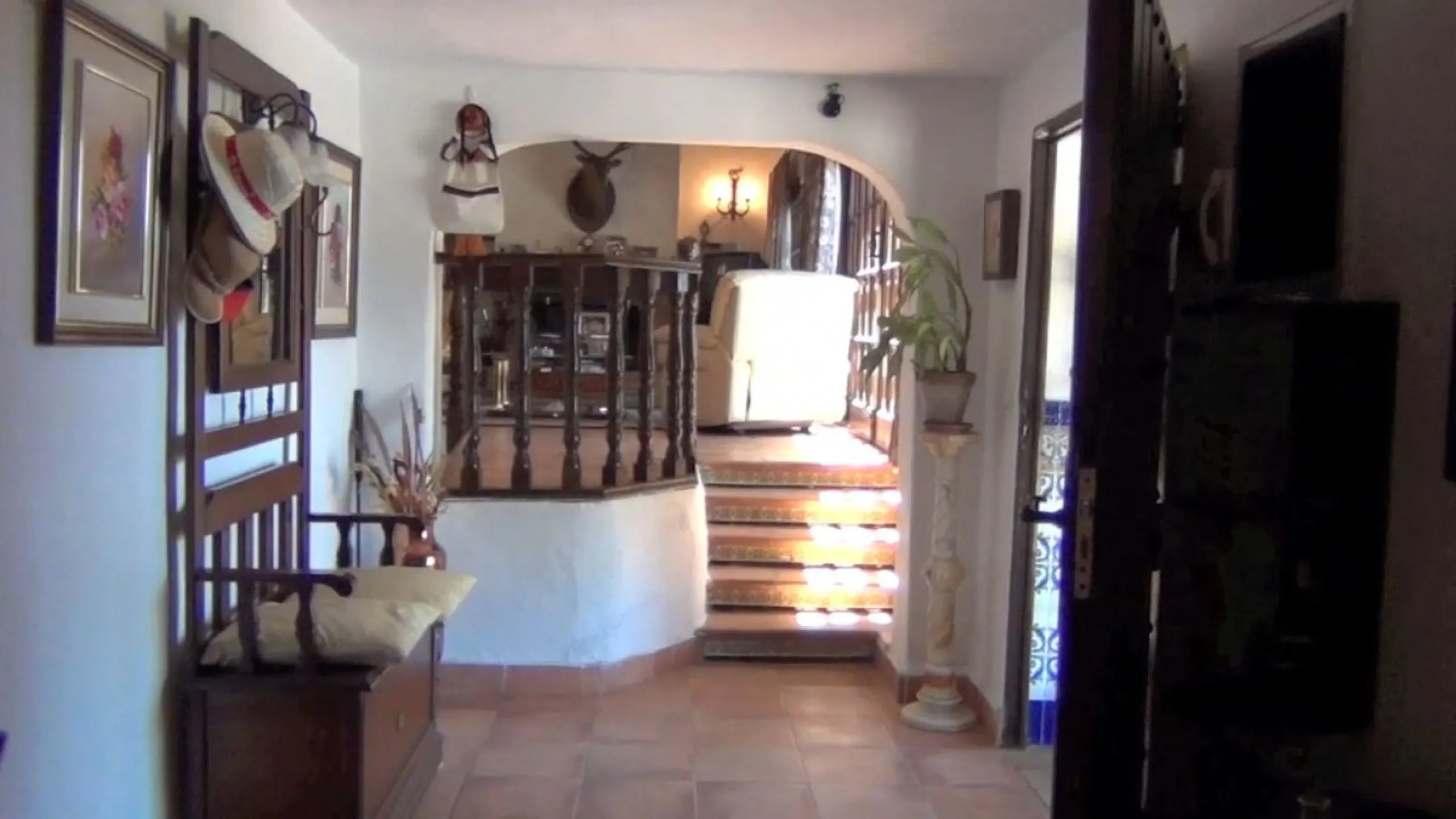 This amazing finca is located in Entrerrios, within the municipality of Mijas, covering approximately 320,000 square meters of rustic land. The property features three artificial lakes with ample water capacity for irrigation. A charming stream called El 
