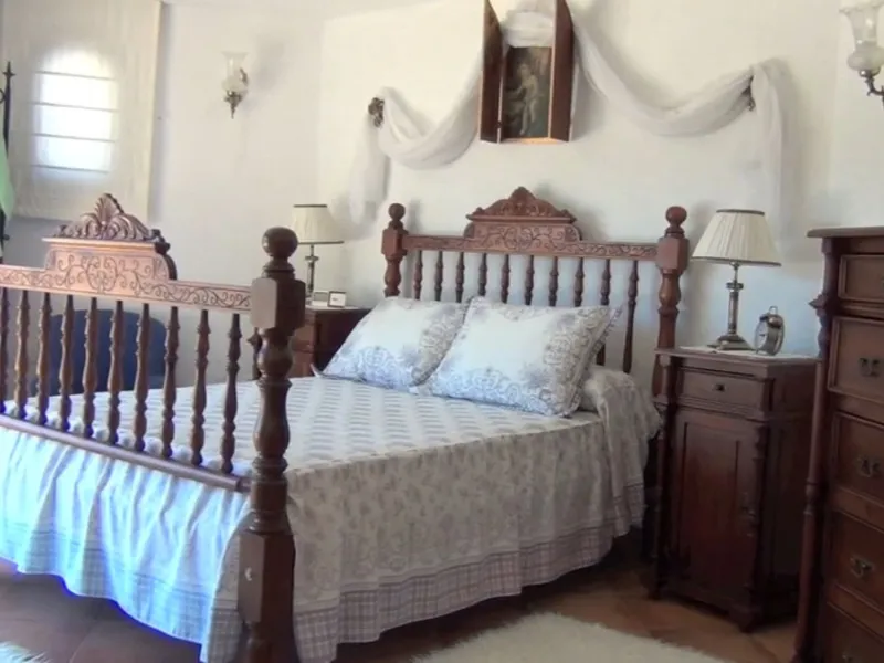 This amazing finca is located in Entrerrios, within the municipality of Mijas, covering approximately 320,000 square meters of rustic land. The property features three artificial lakes with ample water capacity for irrigation. A charming stream called El 