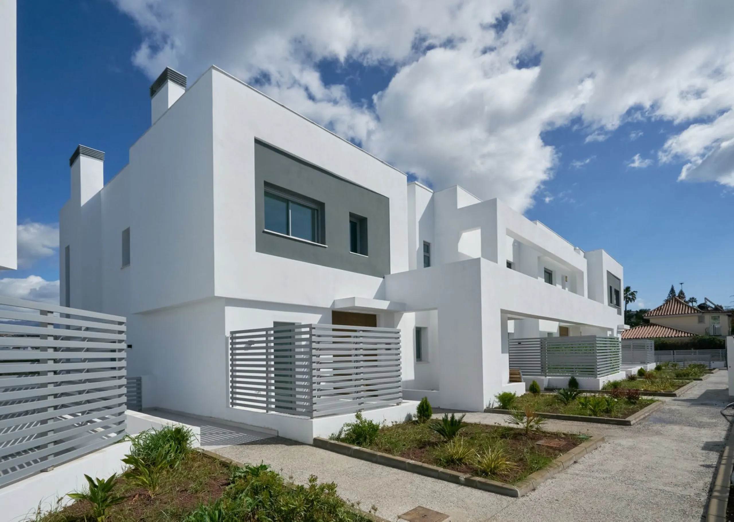 3 Bedroom semi detached villa with possibility to add the 4th bedroom in the basement has 3 levels plus the roof top terrace.