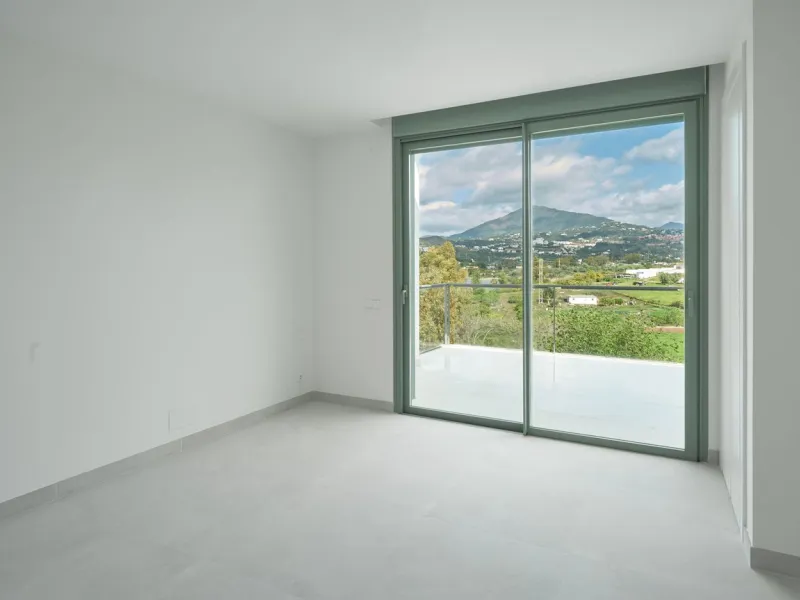 3 Bedroom semi detached villa with possibility to add the 4th bedroom in the basement has 3 levels plus the roof top terrace.