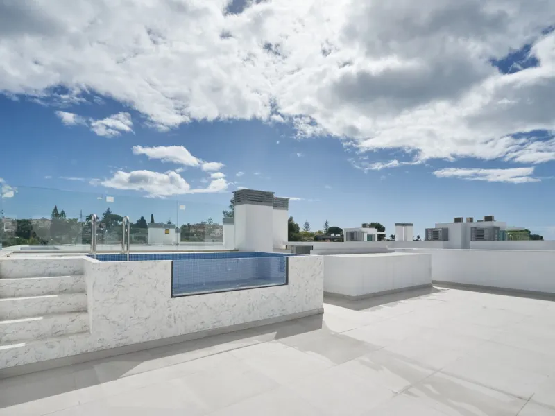 3 Bedroom semi detached villa with possibility to add the 4th bedroom in the basement has 3 levels plus the roof top terrace.