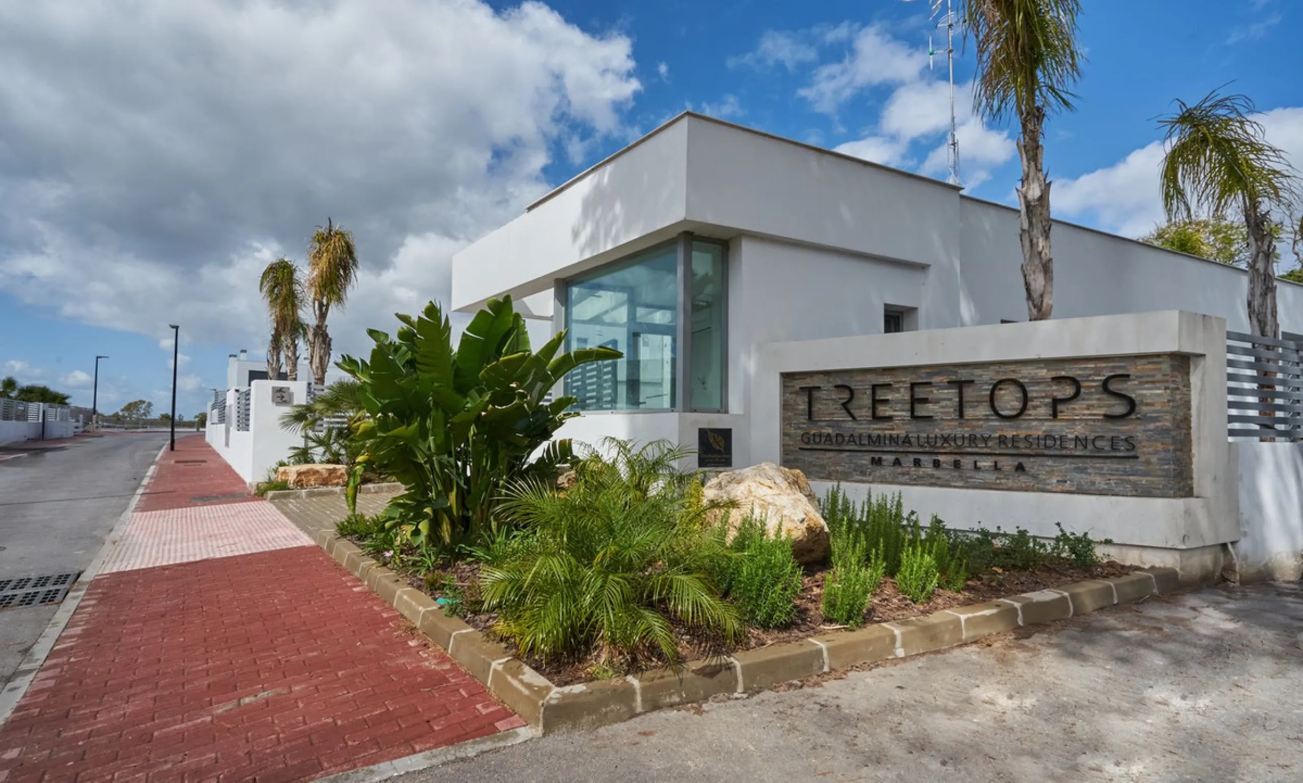 3 Bedroom semi detached villa with possibility to add the 4th bedroom in the basement has 3 levels plus the roof top terrace.