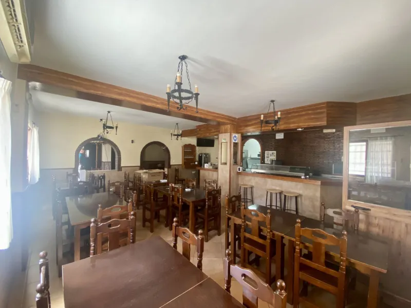 House - Detached Villa в продаже в Málaga, Málaga. В доме 6 спален и 3 ванных комнат. Площадь дома 347 м²