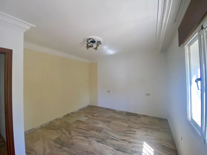 House - Detached Villa в продаже в Málaga, Málaga. В доме 6 спален и 3 ванных комнат. Площадь дома 347 м²