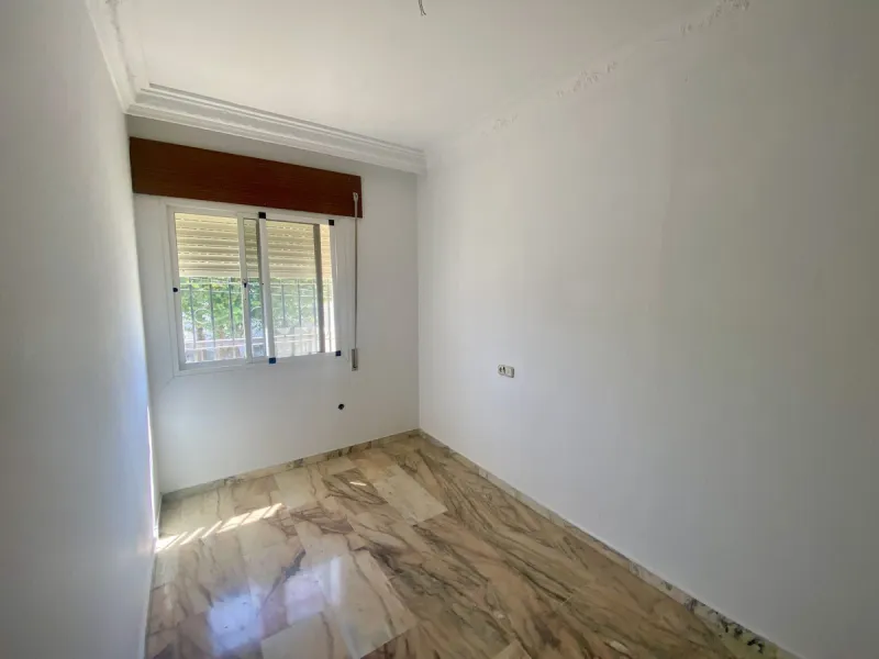 House - Detached Villa в продаже в Málaga, Málaga. В доме 6 спален и 3 ванных комнат. Площадь дома 347 м²