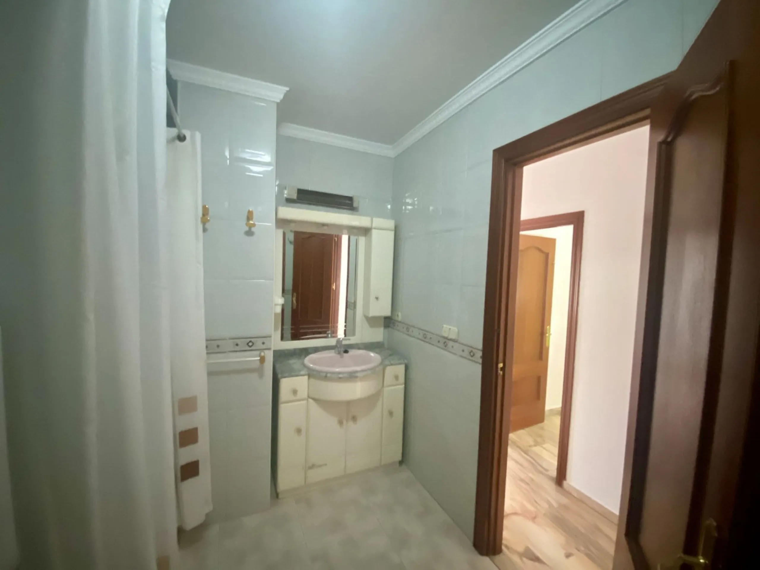 House - Detached Villa в продаже в Málaga, Málaga. В доме 6 спален и 3 ванных комнат. Площадь дома 347 м²