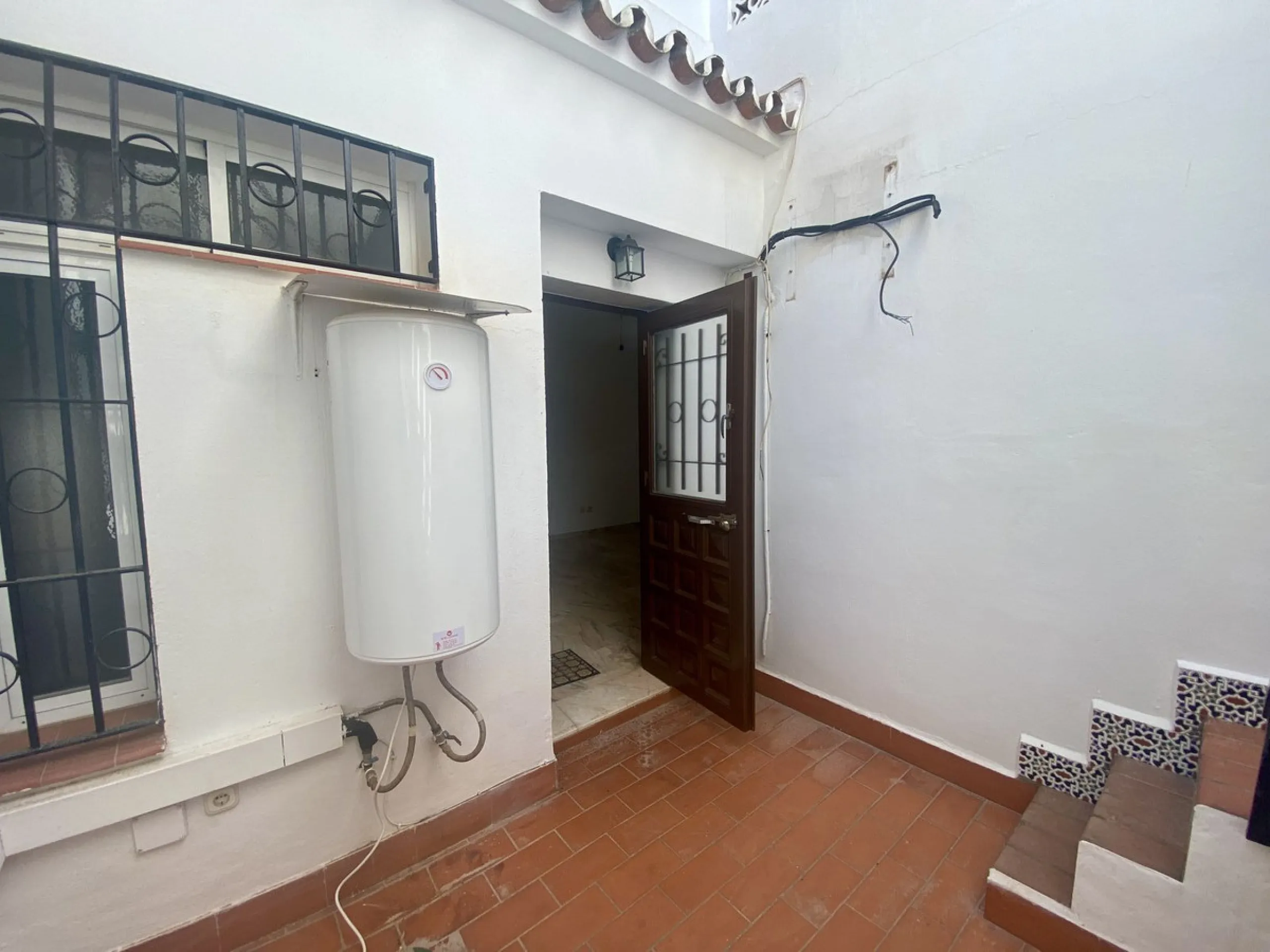 House - Detached Villa в продаже в Málaga, Málaga. В доме 6 спален и 3 ванных комнат. Площадь дома 347 м²