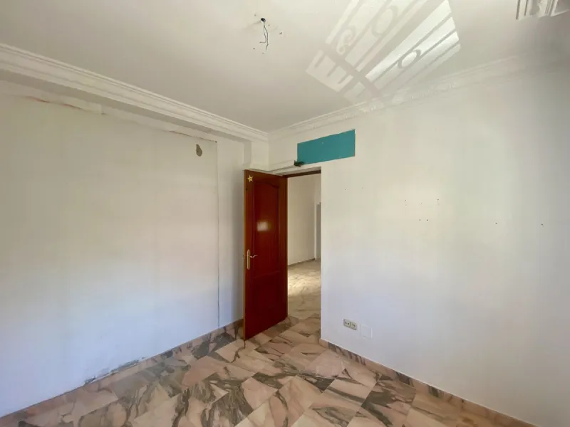 House - Detached Villa в продаже в Málaga, Málaga. В доме 6 спален и 3 ванных комнат. Площадь дома 347 м²