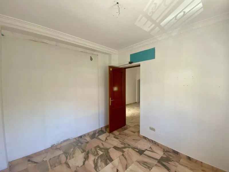 House - Detached Villa в продаже в Málaga, Málaga. В доме 6 спален и 3 ванных комнат. Площадь дома 347 м²