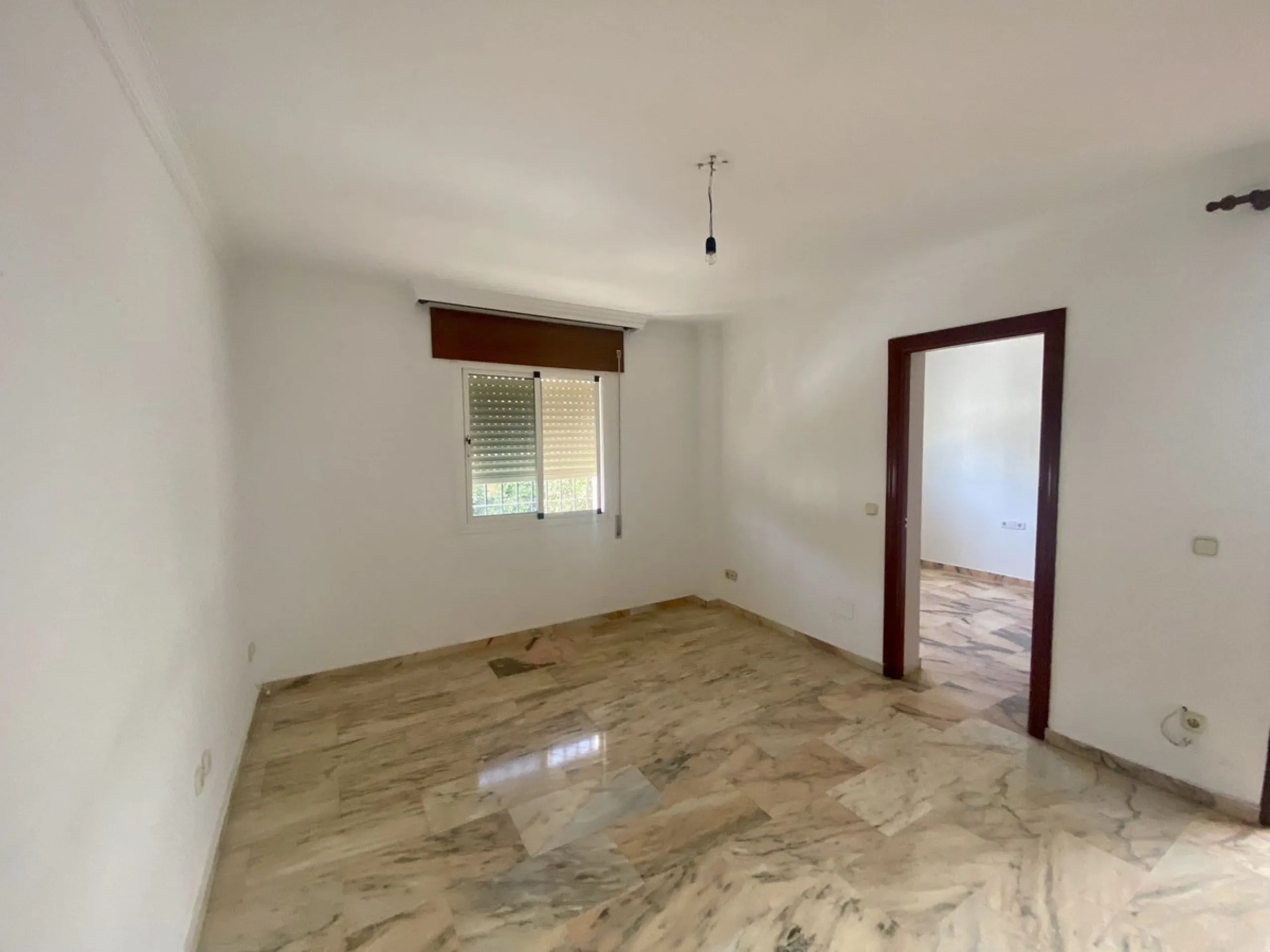 House - Detached Villa в продаже в Málaga, Málaga. В доме 6 спален и 3 ванных комнат. Площадь дома 347 м²