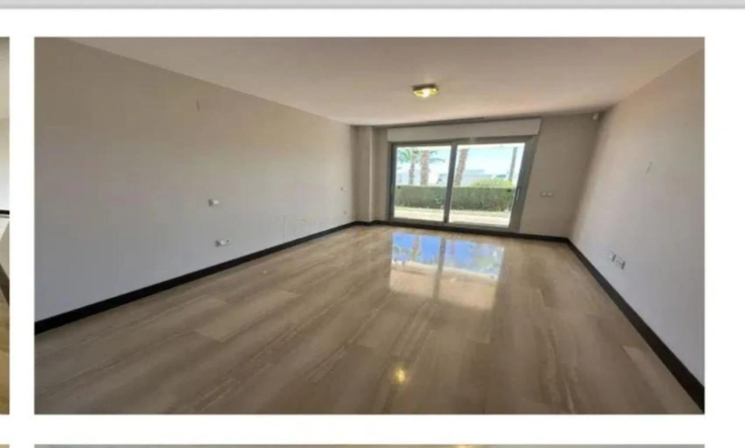 Beautiful ground floor apartment. Beautiful views of the Los Arqueros golf course and the sea in the background. Master bedroom with en suite bathroom, with bathtub and shower, and dressing room. Access to the terrace from the living room and master bedro