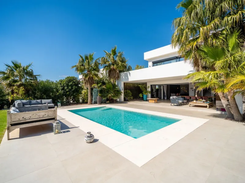 Key-Ready Luxury at La Cala Golf Resort