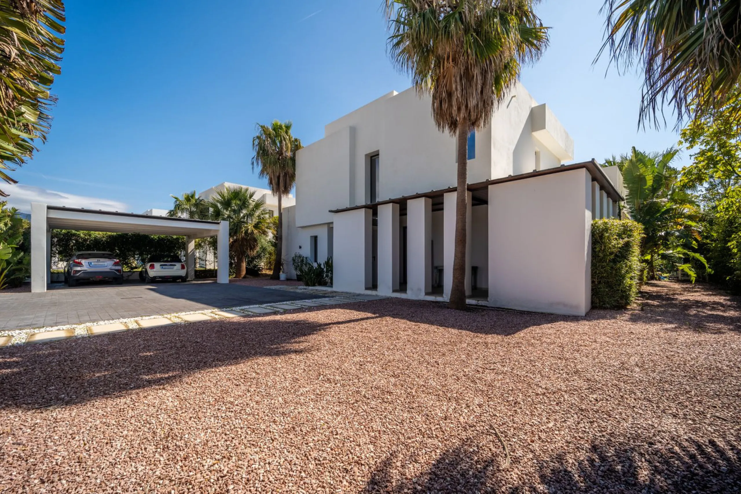 Key-Ready Luxury at La Cala Golf Resort