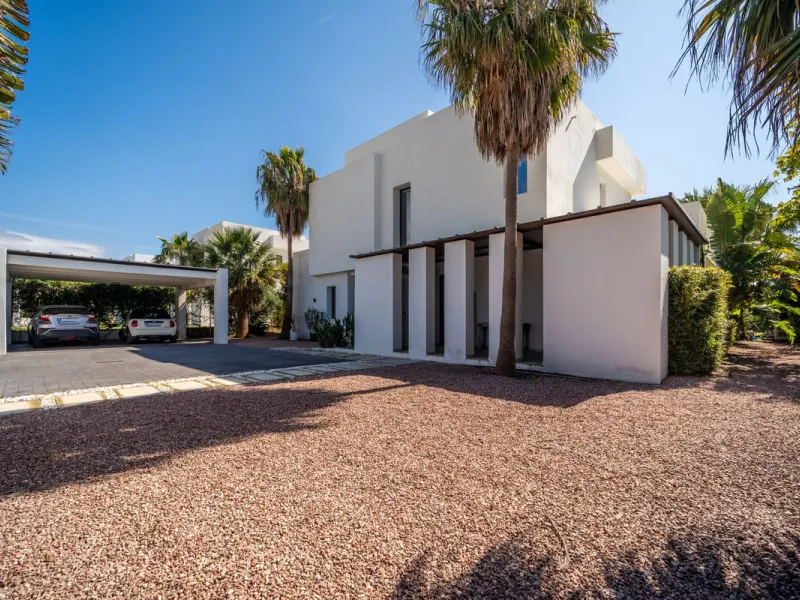 Key-Ready Luxury at La Cala Golf Resort