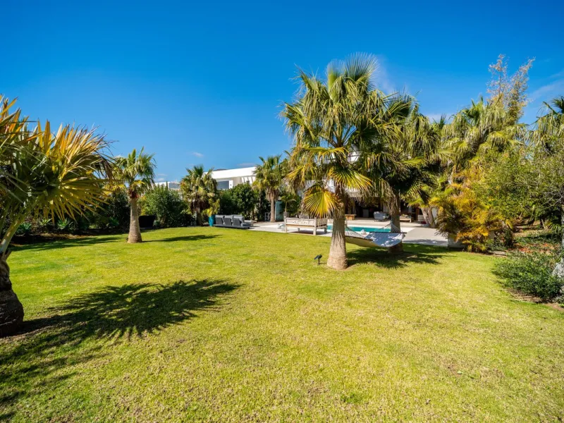Key-Ready Luxury at La Cala Golf Resort