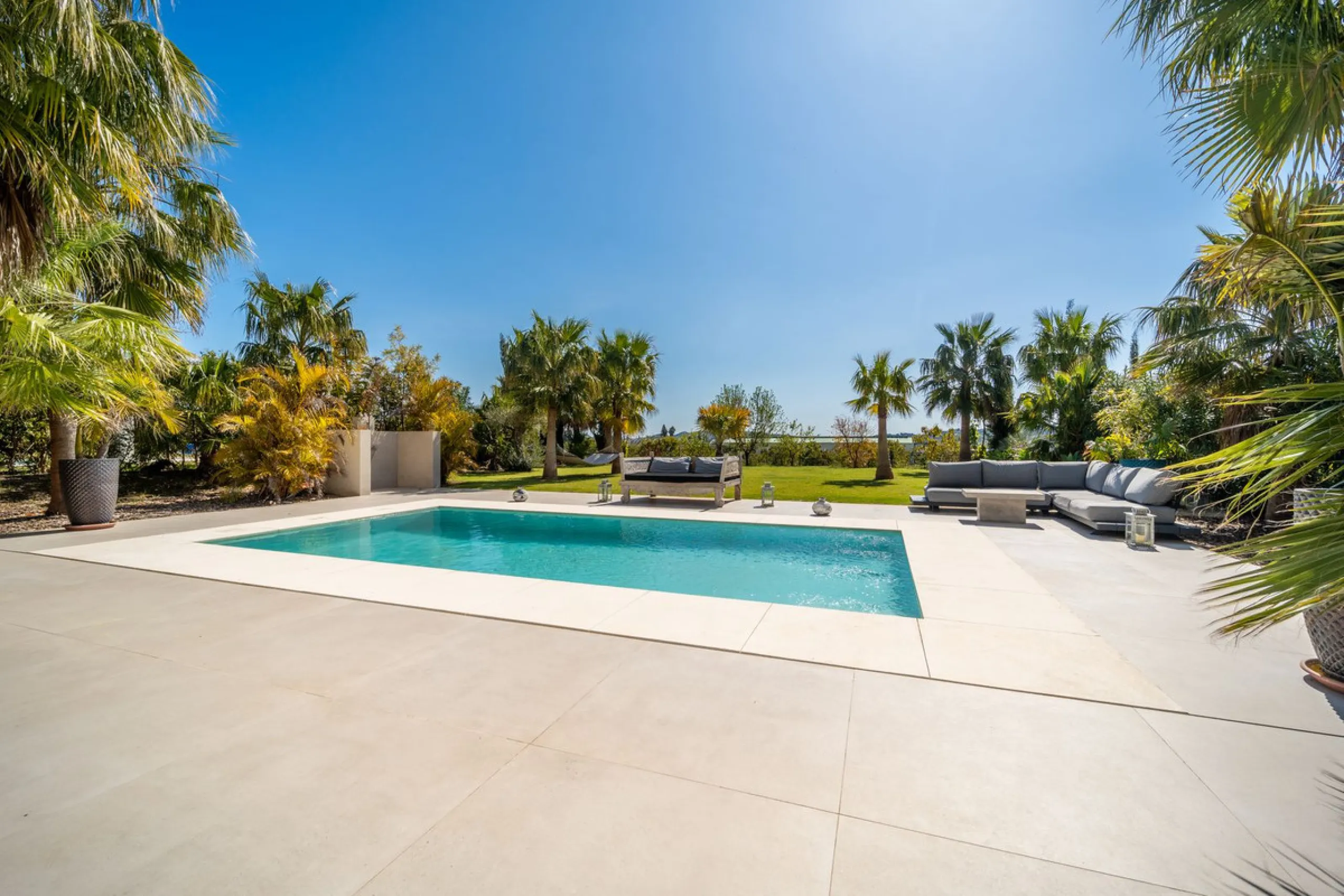 Key-Ready Luxury at La Cala Golf Resort