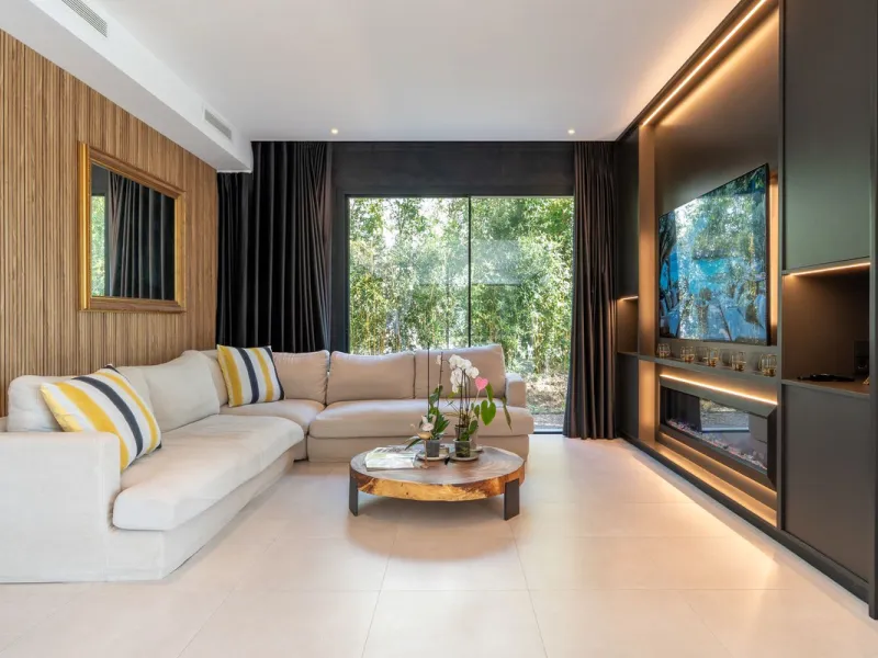 Key-Ready Luxury at La Cala Golf Resort