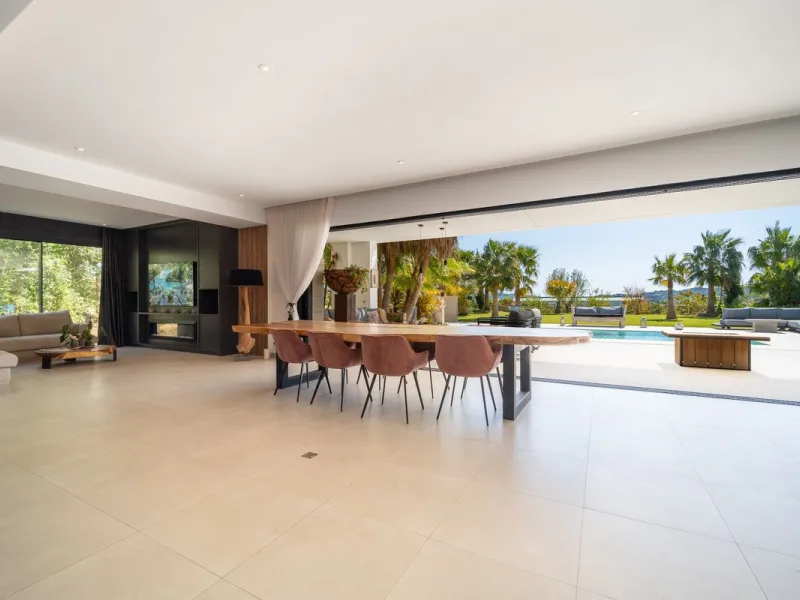 Key-Ready Luxury at La Cala Golf Resort