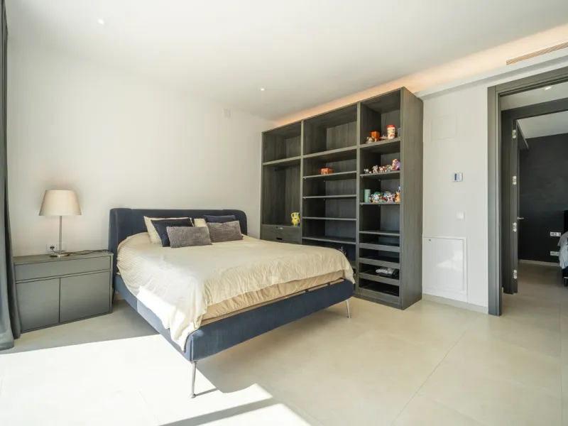 Key-Ready Luxury at La Cala Golf Resort