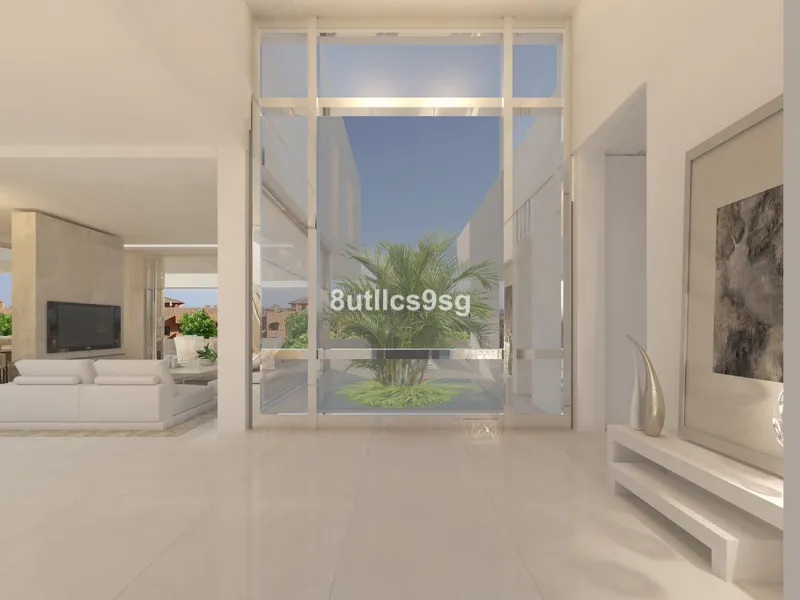 Located in the prestigious area of Los Flamingos, Benahavis, this luxury villa offers an unrivalled setting in the province of Malaga. With a modern and elegant architecture, the property stands out for its contemporary design and stunning sea views. The 