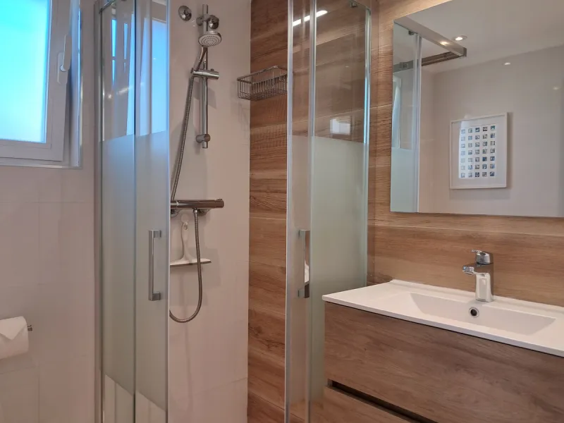 House - Semi-Detached House в продаже в Estepona, Málaga. В доме 4 спален и 3 ванных комнат. Площадь дома 200 м². Площадь участка 218 м²