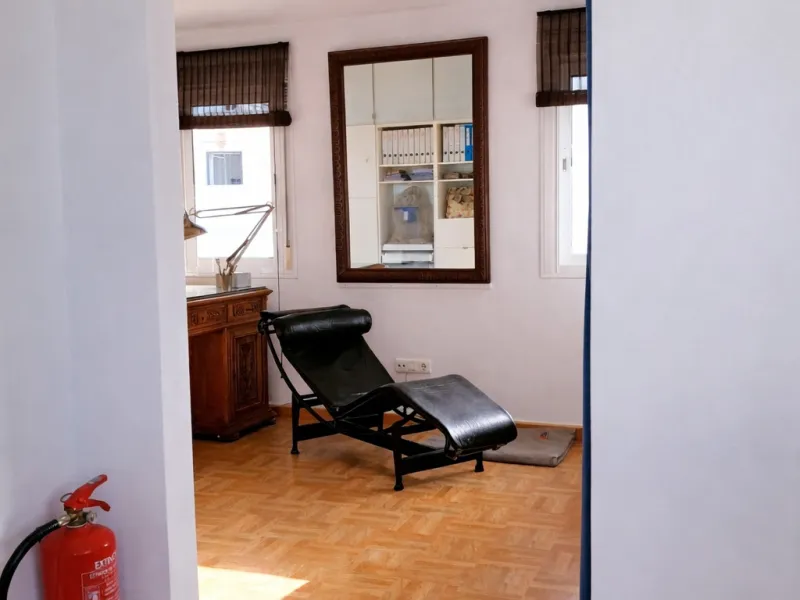 House - Semi-Detached House в продаже в Estepona, Málaga. В доме 4 спален и 3 ванных комнат. Площадь дома 200 м². Площадь участка 218 м²