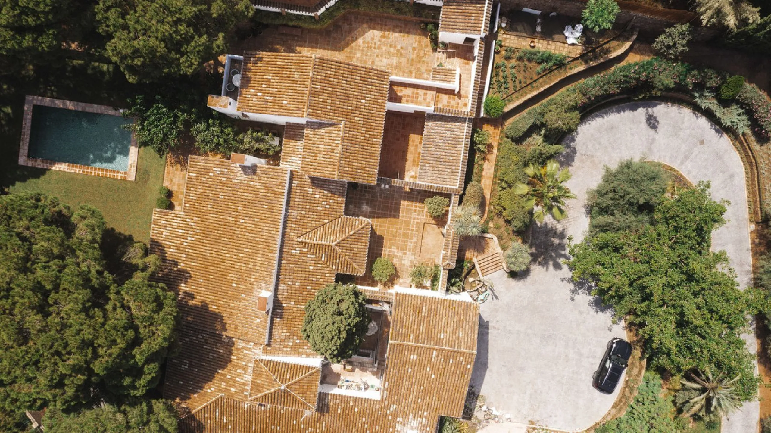 House - Detached Villa в продаже в Málaga, Málaga. В доме 6 спален и 7 ванных комнат. Площадь дома 553 м². Площадь участка 4227 м²