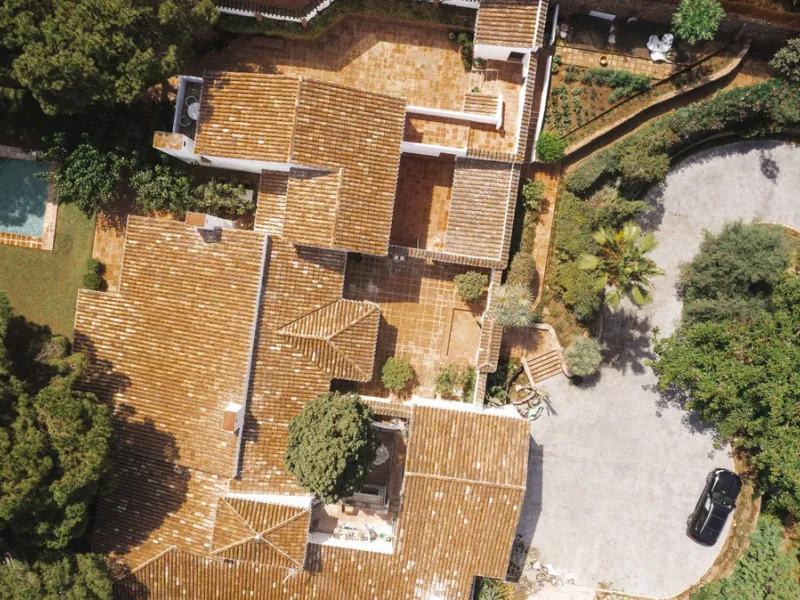 House - Detached Villa в продаже в Málaga, Málaga. В доме 6 спален и 7 ванных комнат. Площадь дома 553 м². Площадь участка 4227 м²