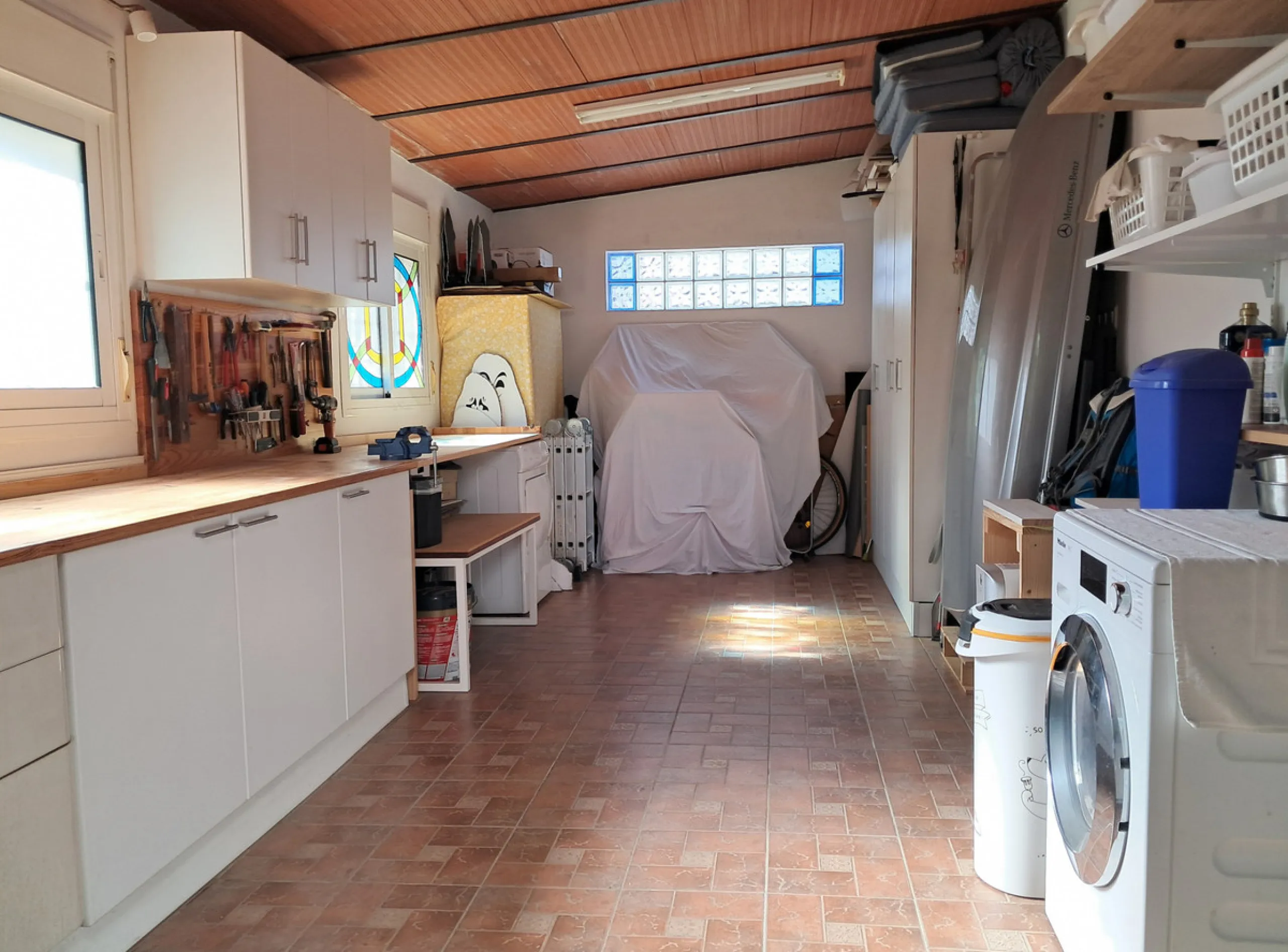 House - Semi-Detached House в продаже в Estepona, Málaga. В доме 4 спален и 3 ванных комнат. Площадь дома 200 м². Площадь участка 218 м²