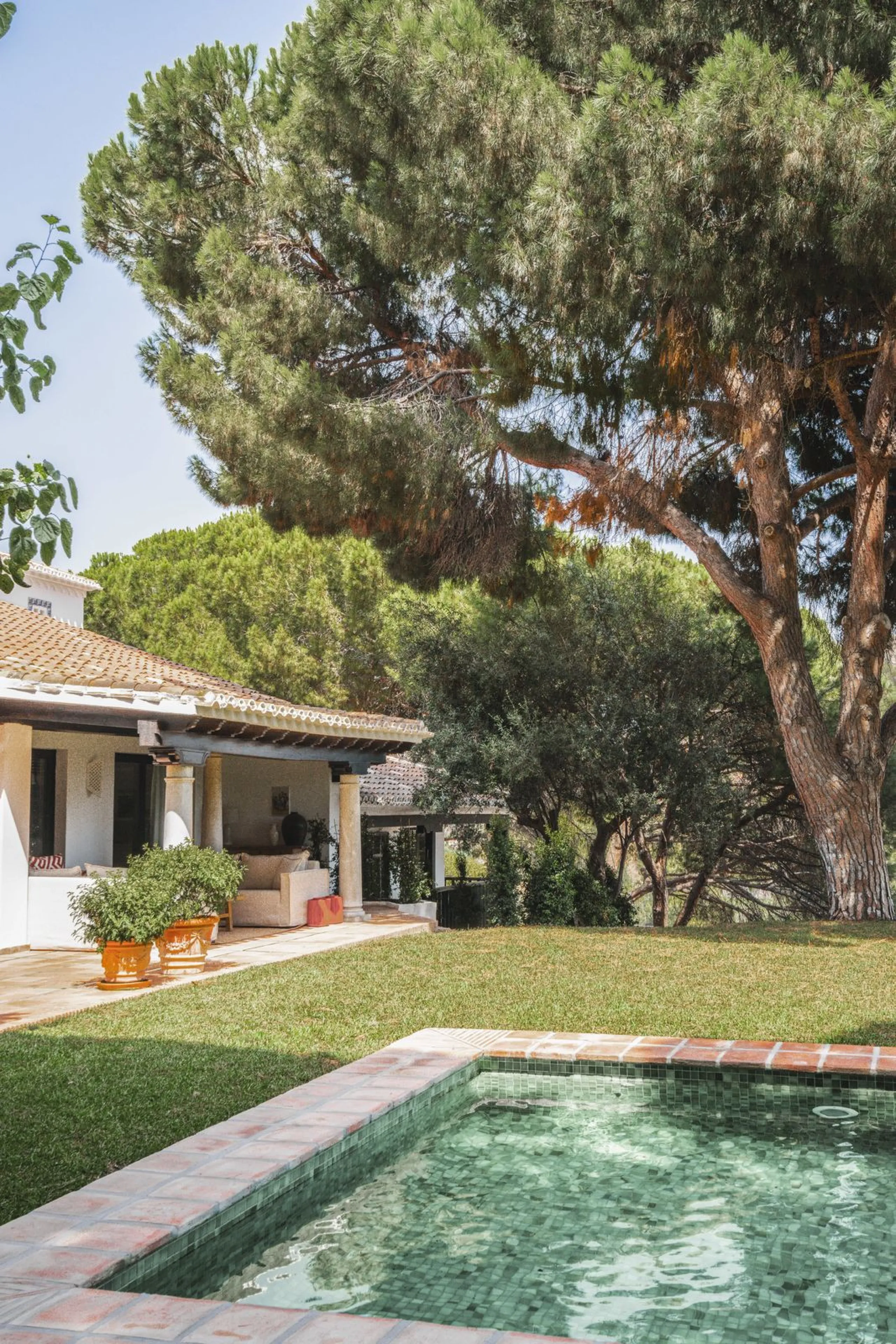 House - Detached Villa в продаже в Málaga, Málaga. В доме 6 спален и 7 ванных комнат. Площадь дома 553 м². Площадь участка 4227 м²