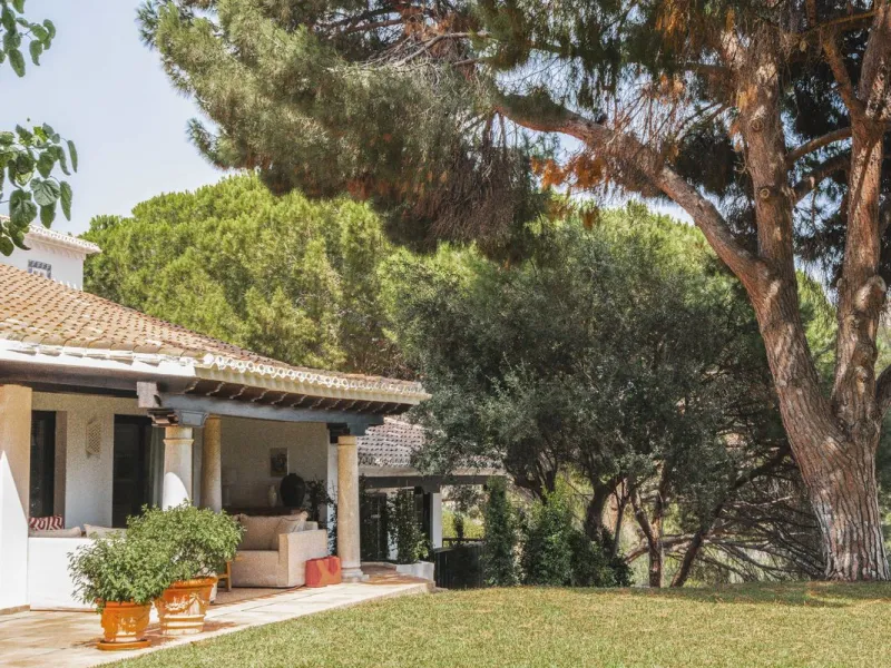 House - Detached Villa в продаже в Málaga, Málaga. В доме 6 спален и 7 ванных комнат. Площадь дома 553 м². Площадь участка 4227 м²