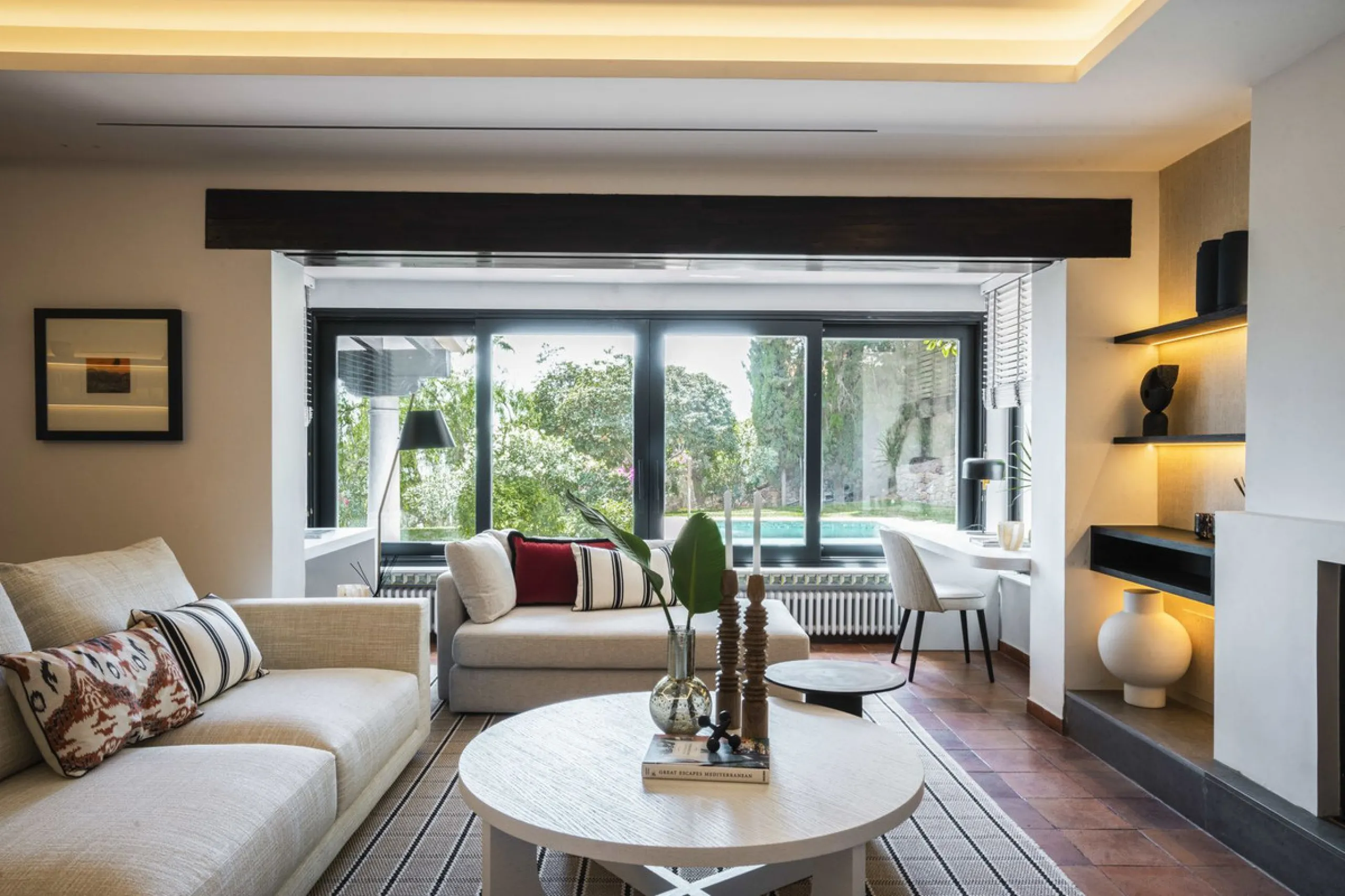 House - Detached Villa в продаже в Málaga, Málaga. В доме 6 спален и 7 ванных комнат. Площадь дома 553 м². Площадь участка 4227 м²