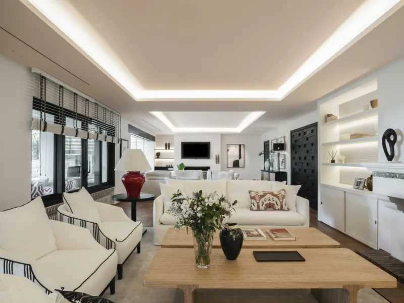 House - Detached Villa в продаже в Málaga, Málaga. В доме 6 спален и 7 ванных комнат. Площадь дома 553 м². Площадь участка 4227 м²