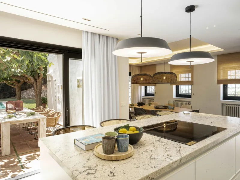 House - Detached Villa в продаже в Málaga, Málaga. В доме 6 спален и 7 ванных комнат. Площадь дома 553 м². Площадь участка 4227 м²