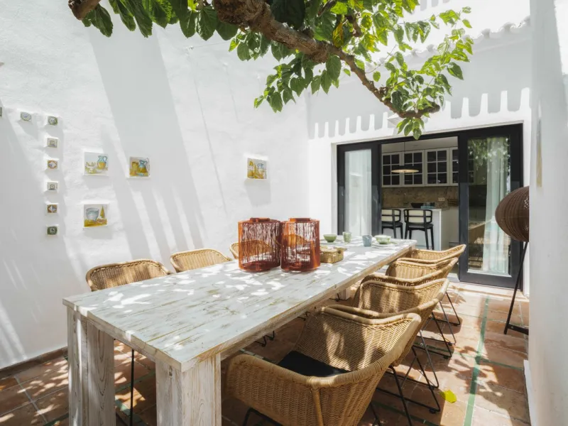 House - Detached Villa в продаже в Málaga, Málaga. В доме 6 спален и 7 ванных комнат. Площадь дома 553 м². Площадь участка 4227 м²