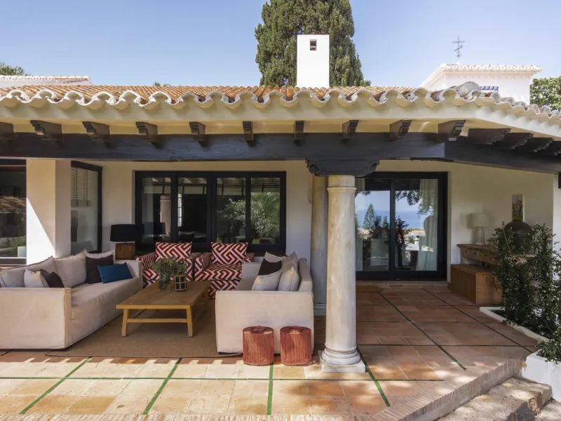 House - Detached Villa в продаже в Málaga, Málaga. В доме 6 спален и 7 ванных комнат. Площадь дома 553 м². Площадь участка 4227 м²