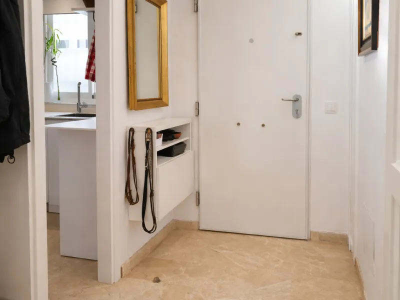 House - Semi-Detached House в продаже в Estepona, Málaga. В доме 4 спален и 3 ванных комнат. Площадь дома 200 м². Площадь участка 218 м²