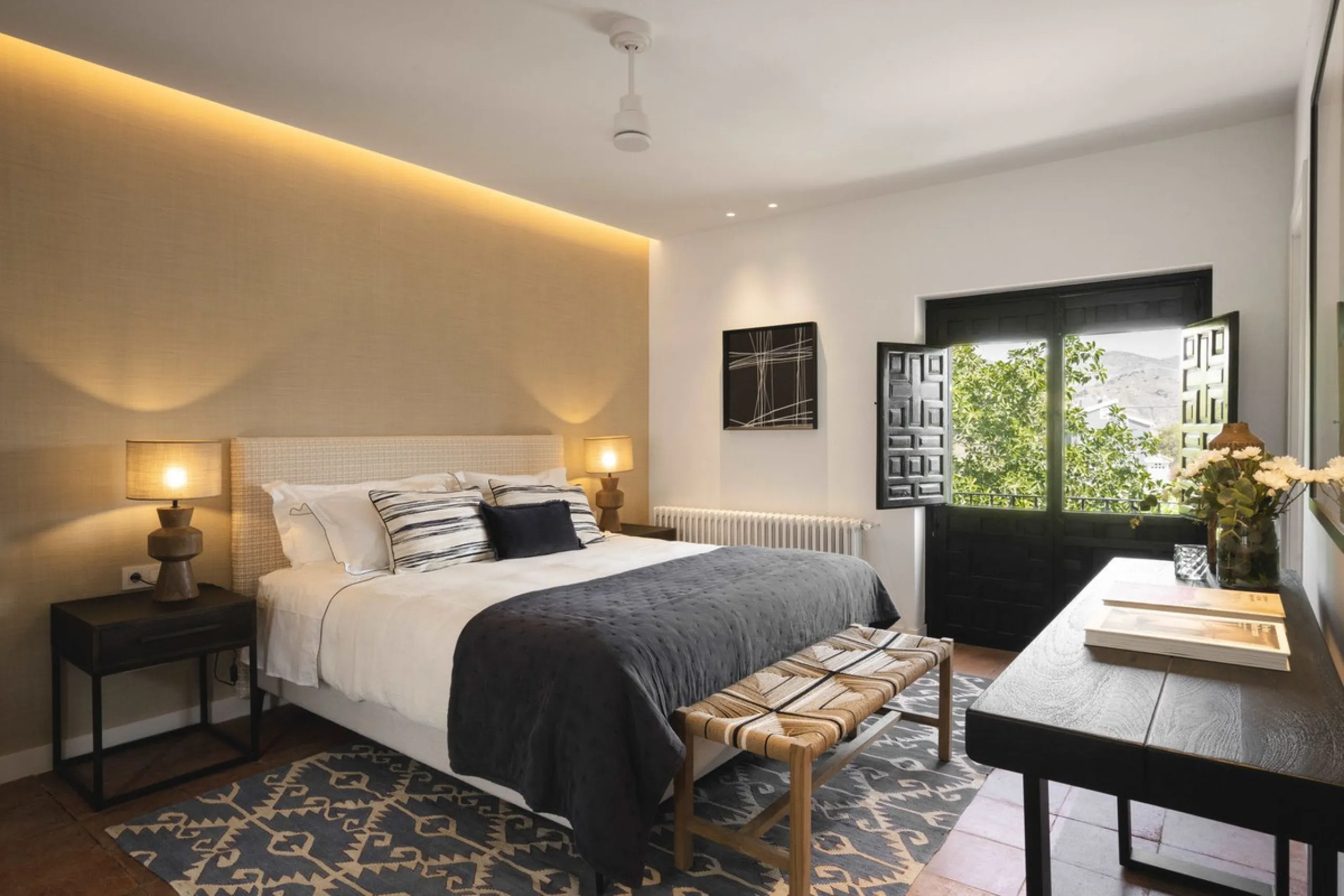 House - Detached Villa в продаже в Málaga, Málaga. В доме 6 спален и 7 ванных комнат. Площадь дома 553 м². Площадь участка 4227 м²
